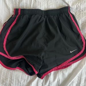 black and pink nike shorts size xs